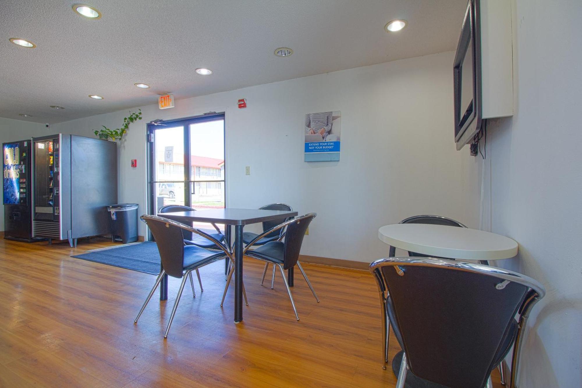 Studio Inn Extended Stay Oklahoma City Airport By Oyo Eksteriør billede
