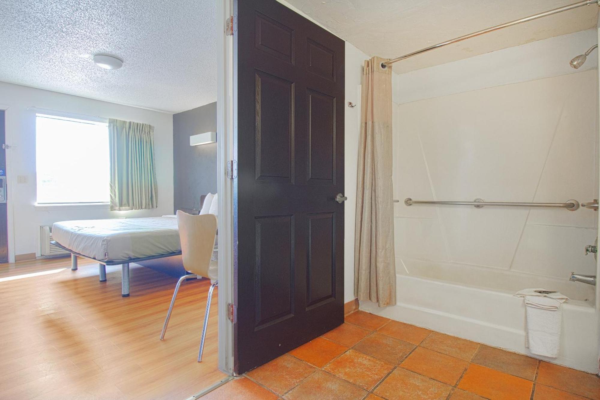 Studio Inn Extended Stay Oklahoma City Airport By Oyo Eksteriør billede