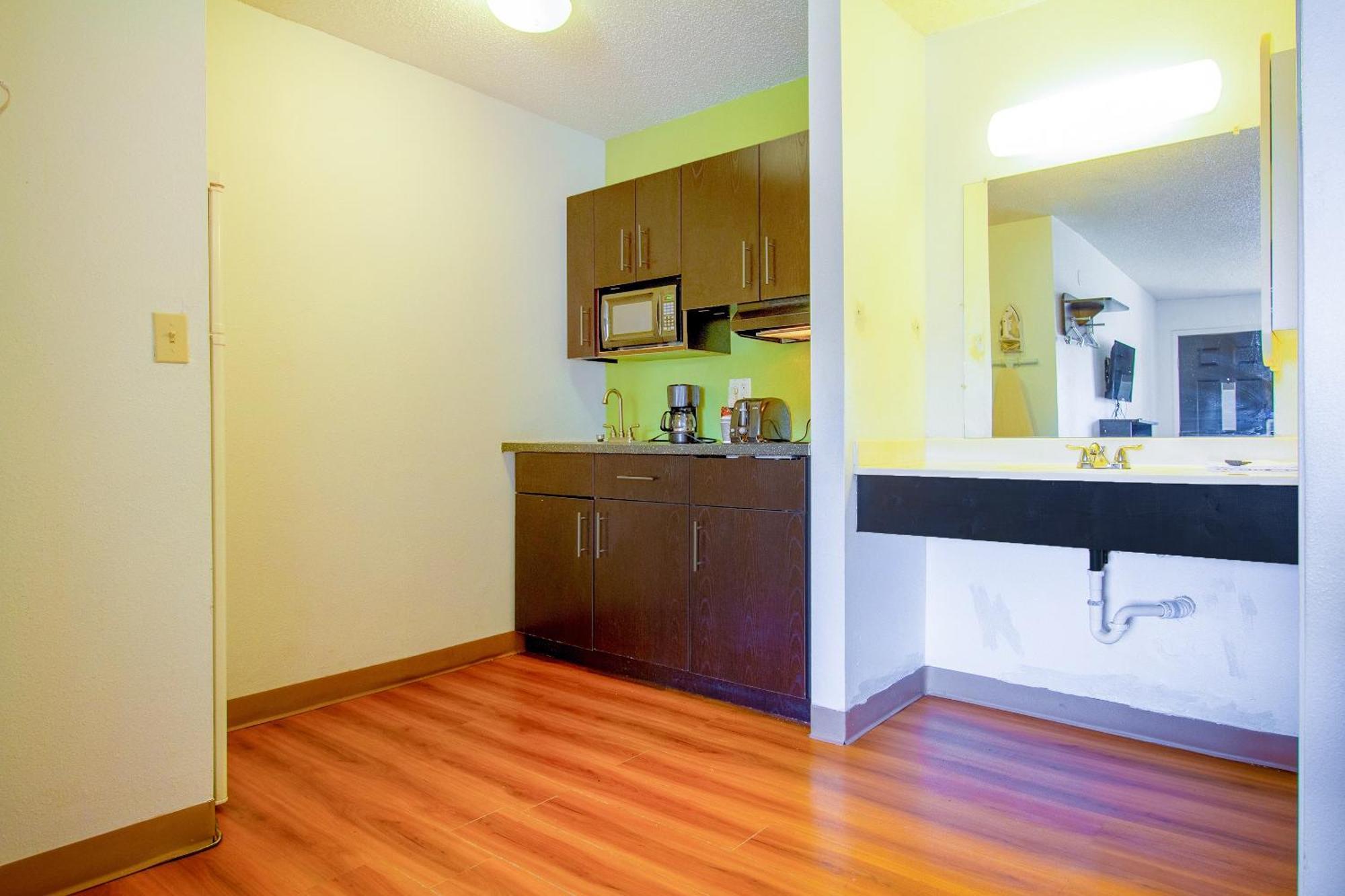 Studio Inn Extended Stay Oklahoma City Airport By Oyo Eksteriør billede