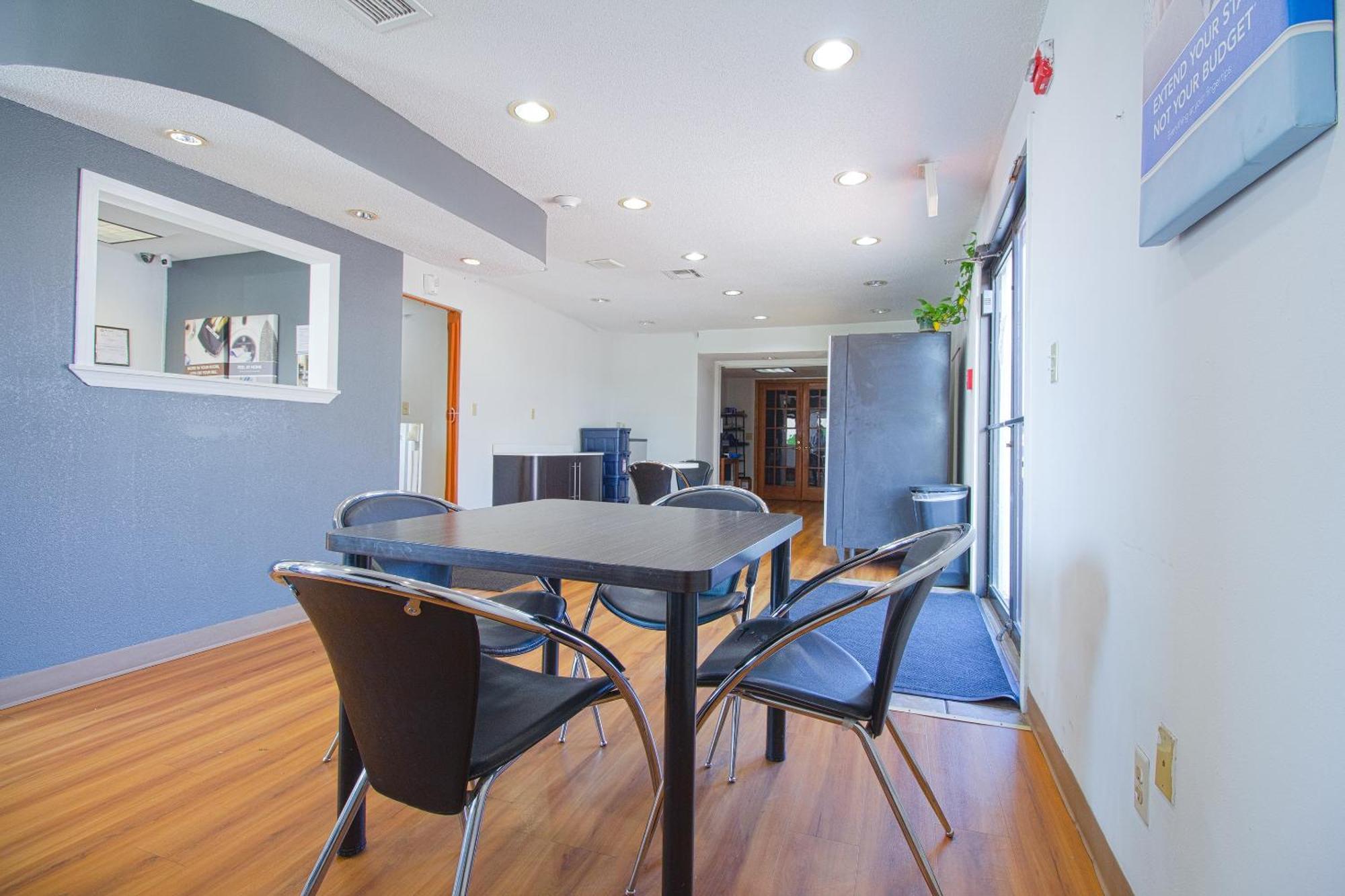 Studio Inn Extended Stay Oklahoma City Airport By Oyo Eksteriør billede