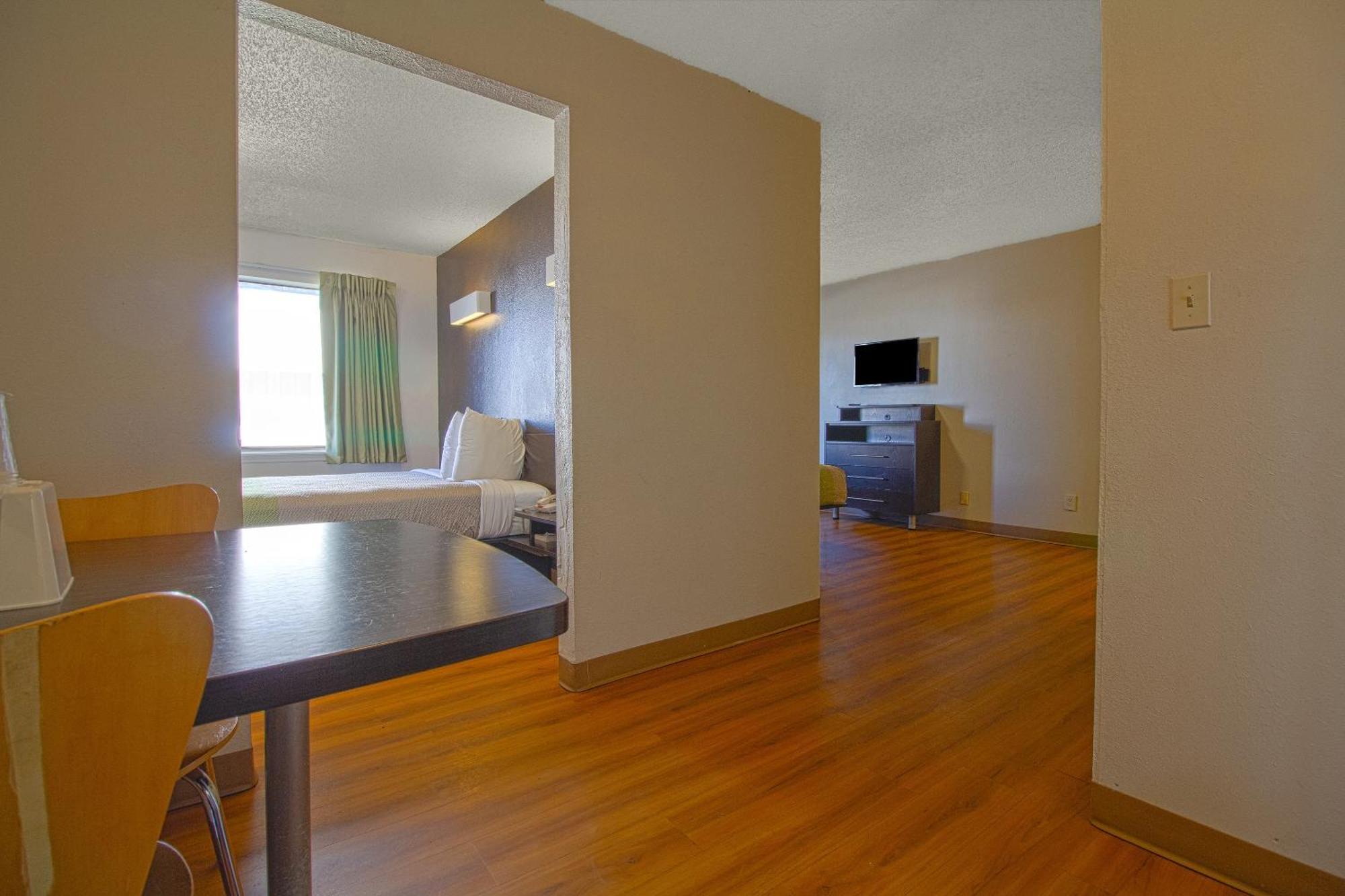 Studio Inn Extended Stay Oklahoma City Airport By Oyo Eksteriør billede